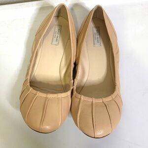 Cole Haan leather Women's Beige nude ballet flats sz 8.5 slip on shoes round toe